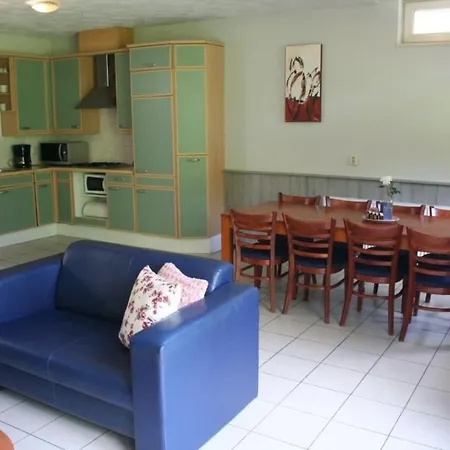 Type D Basis 8 Persoons Bungalow Resort